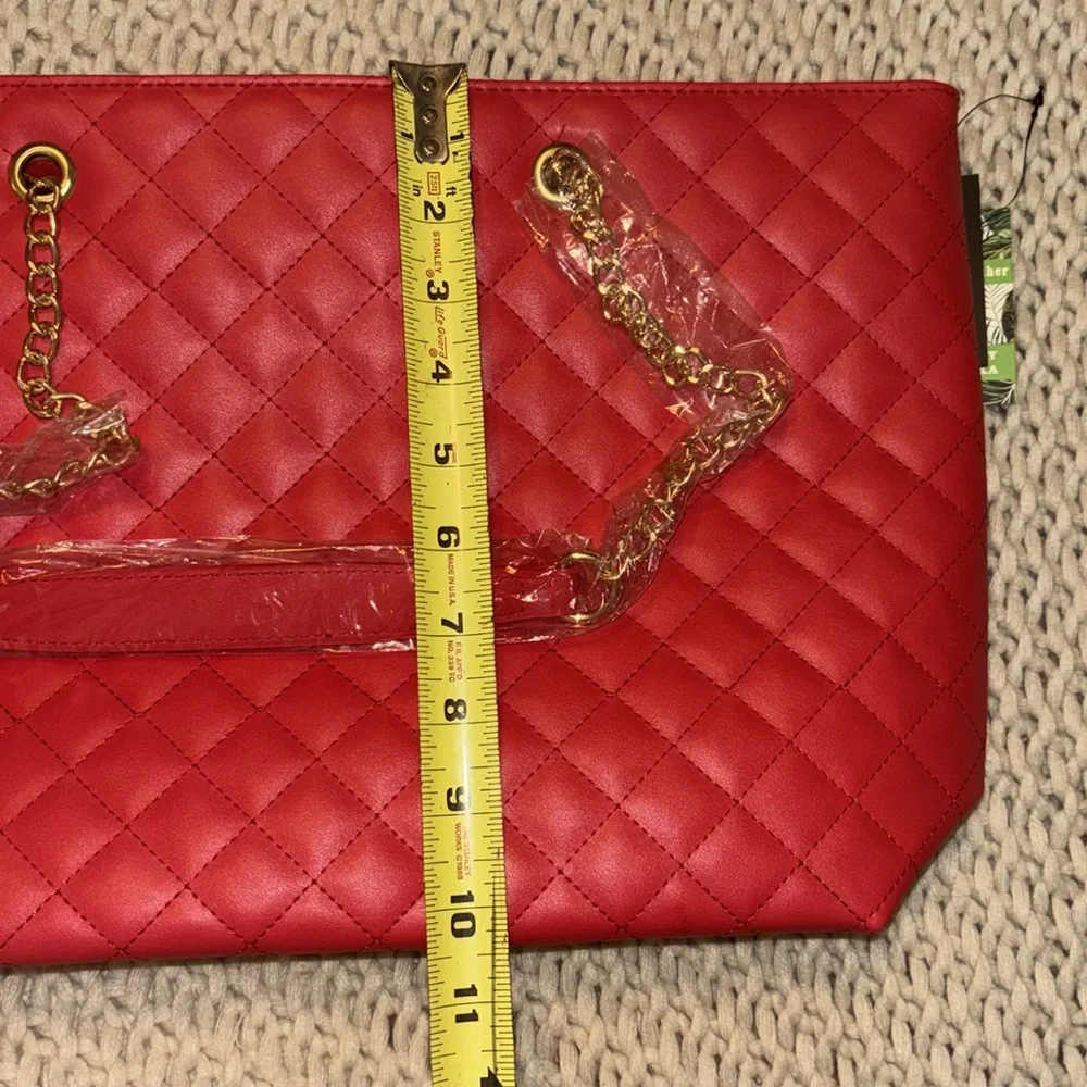 🆕 Badgley Mischka Red Quilted Chain Strap Bag - Vegan Leather - Picture 12 of 15